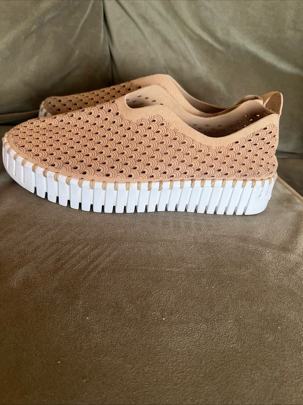 Crocs Women's Baya Platform Clog Sandal Off White Women’s Size 10